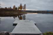 Så der hvor Flisaelva møter Glomma, må være til høyre her. Flisaelva begynner der Ulvåa og Halåa møtes, rett sør for Halsjøen, renner gjennom Finnskogen og ender her