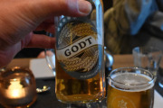 Nå skal jeg innrømme at jeg ikke drakk alkoholfritt øl, vi hadde da med oss en sjåfør til kameramannen