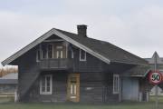Vi passerer Kirkelund gårdstun igjen, det minner meg på at natt til fredag 29 mai 2009 brant Våler kirke fra 1805 ned til grunnen. Noe til ettertanke