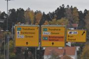 Etter lastebilbrannen på Ring 3 rett ved Brynsenteret, så ser jeg at både skilt og lys er på plass igjen, etter den kraftige brannen
