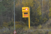 Du kan si hva du vil, men bildene lyver ikke. Nå kom det en dieselbil som skulle fylle