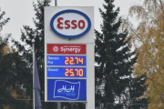 Esso stasjonen på Kløfta som ligger ved E6 har høyere pris, både på bensin og diesel. Så det blir dyrere når vi nærmer oss Oslo