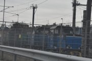 Her står det to diesellokomotiver, den nærmeste er en Grenland Rail 6446 fra 1990. Den bak er DB Schenker Rail 6420 som er fra 1989. Det er vel bare et tidsspørsmål før disse blir spiker