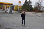 Men vi har full tank, så vi peker bare nese og kjører videre. Men her kan du visst fylle 98 oktan hvis du kjører veteranbil