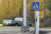 Men først så må vi se på denne bilen her, jeg tror at det er en veteran. Og akkurat, det er en Ford F150 Ranger XLT fra 1977