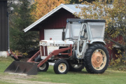 Denne traktoren av typen David Brown 1212 ble laget i 1971 til 1976. Dette er en god gammel engelsk veteran