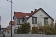 Så har vi kommet til Kirkenær og det første bygget vi tar bilde av er Solørvegen 1003. Det er eldre hus som står her, skal vi anslå rundt 1900