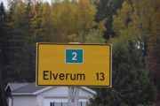 Vi nærmer oss Elverum, 13 km igjen. Det bor nesten 22 000 innbyggere der nå