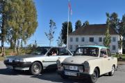 Jeg rekker og registrere de to siste før jeg hopper i bilen. Fra venstre har vi en Toyota Camry 2.0 XLI fra 1987 og den andre er en Trabant P601 L fra 1965. Spennende biler begge to
