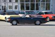Da drar Mercedes-Benz 450 SL sin vei også, jeg skulle gjerne ha lært meg forskjellen mellom R107 og C107. Kan det være at R107 er cabriolet utgaven og C107 er hardtop-kupé utgaven?