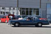 Nå reiser Oldsmobile Toronado Brougham som også har 70 åras former avgårde, kan være at dem skal til Amcar treffet