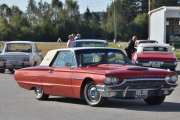 Men nå må jeg følge med, her kommer det en Ford Thunderbird fra 1963. En flott bil og jeg tror fremdeles at vi ikke har sett to like modeller enda