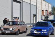 Her har vi to biler vi må se nærmere på, jeg begynner fra venstre. Det er en Morris 1800 MK 11 fra 1970 og den ved siden av er en Arge Porsche Audi RS2 fra 1994. To meget pene og spesielle biler dette også