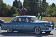 Tiende bil ut er en Ford Customline fra 1954, den ble produsert fra 1952 til 1956 i over 600 000 eksemplarer. Dette må da være en ekte amerikaner