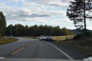 Med en bredde på bilen som er over 2.20 meter og en lengde på 5.63 meter så er det ikke rart at noen legger seg ut på veikanten
