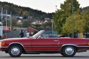 Denne kan bli vanskelig, enten en Mercedes Benz 350SL eller 450SL. Mange varianter av denne her og vi legger den inn i sjangeren bilentusiast foreløpig