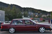 Så kommer det en Volvo igjen, skal vi se om vi klarer denne da. Jeg tror det er en Volvo 740 og vi putter den inn som rånerbil