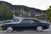 Har vi sett denne før? Jeg tror ikke det. Jeg tror dette er en Chevrolet Camaro og setter den i raggarbil i dag
