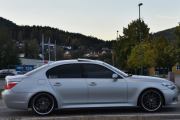 Det er en BMW, men serien overlater jeg til dere. Vi legger den i sjangeren rånerbil