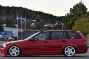 BMW stasjonsvogn, muligens i 3 serien og blir en rånerbil i dag
