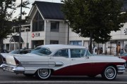 Men denne har vi ikke sett før, det er en Buick Century Sedan som er en gammel veteran og vi legger den inn som raggarbil i dag
