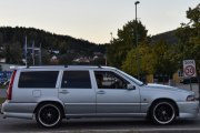 Denne Herregårdsvognen har vi også sett på før, da skrev vi Volvo V70 og håper på at det er riktig