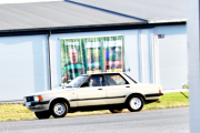 Men en Ford Taunus 2.0 fra 80 åra, må vel i denne settingen bli en rånerbil