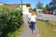 Jepp, da har vi noe på gang men vi må vente en time. Piloten skal ha lunsj