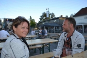 Kjentfolk lander ved bordet vårt