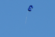 Morten 24 juni 2023 - Heliumballong over Høyenhall, nå må både fly og helikoptre være observante, den kan være farlig for luftfarten