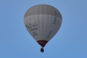 Morten 26 februar 2023 - Luftballong over Høyenhall, det er medlemmer av den Svenska Ballongfederationen (SBF) som flyr den