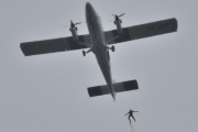 Morten 3 september 2023 - Telemark Airshow 2023, klokken er 10.03. Tønsberg Fallskjermklubb som er med i Norges Idrettsforbund og driver Skydive Tønsberg, slipper ut sin første hopper