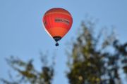 Morten 5 september 2022 - LN-CST Sopra Steria over Høyenhall, i Norge er det 10-12 flyvedyktige ballonger og rundt 50 utøvere av sporten