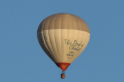Morten 6 september 2022 - To luftballonger over Høyenhall, den andre er SE-ZMU som er en Lindstrand LBL 120A og heter Heart of Gold IV og er fra 2005 og det er Ballongklubben 42 som eier den