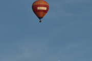 Morten 7 september 2025 - LN-CST over Høyenhall, så lar vi et fly passere igjen, denne gangen under