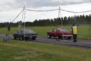 La oss følge dem også, fra venstre en Ford Mustang fra 1967 og en Ford Mustang fra 1969