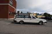 Original Volvo med sengekos og alt tilbehøret på taket, vi skal ta en runde til senere å se om vi kan finne ungdommen som følger med denne bilen