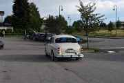 Noen svensker har også tatt turen til Flisa. Ja, hvorfor ikke, det er her det skjer i dag. De kjører en Volvo Amazon fra 1969