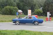 Som jeg skrev tidligere, det er ikke bare ungdom som tar ut bilen sin i dag. Jeg gjetter på at dette er en Ford Mustang fra ca. år 1967-1973