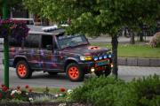 Men har du zoom og kan lure deg innimellom skilta og trea så går det bra. Dette er en varebil med navnet Galloper fra 2001