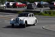 Her kommer en Riley 2.5 LTR Saloon som er en 1949 modell