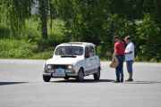 Men hallo! Her kommer det en Renault 4GTL som er en 1984 modell. Hittil har vi da sett 3 Renault-er i dag og hun er fra Hamarløpet. Hvorfor skriver jeg hun?