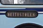 Vi kan ta en titt på bussen imens, den gikk altså til Beitostølen kan vi se her