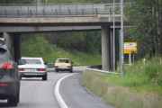 Nå følger vi bare Mercedes-ene, den lengst bort er en Mercedes-Benz 240D fra 1974 og den andre har vi nettopp sett før