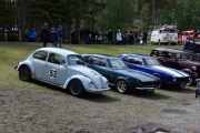 Nå ble jeg lurt igjen men vi begynner fra venstre. Noen som husker Herbie, hun hadde også nummer 53 men var hvit. Dette er en Volkswagen VW 1300 fra 1969, men Herbie var fra 1963. Neste er en Chevrolet Camaro RS fra 1967 og siste Chevrolet Camaro fra 1967