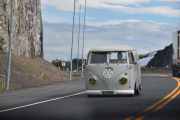 Men så kommer det en ny bil med liten bakkeklaring, det er en Volkswagen 211 fra 1958