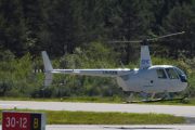Robinson R44 er en helikopter type som er mye brukt til skole-flygning, taxi flygninger, sightseeing og foto flygning etc. Dette er en helikopter type som er veldig mye brukt over hele verden