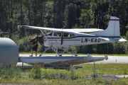Her står det et sjøfly også, det er en Cessna A185E Skywagon fra 1967. Mange av flyene vi ser er jo veteraner jo