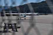 Her står det enda en Cessna, vi skal se på den litt senere. Må bare bli ferdig med vinduene først