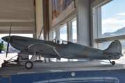 Jeg tror at dem har restene etter tre Spitfire som Norwegian Flying Aces og Norwegian Spitfire Foundation skal bygge opp igjen, og da trenger dem vår støtte